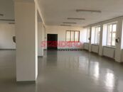 Pronájem haly a kanceláří se sociálním zařízením, cena 37125 CZK / objekt / měsíc, nabízí Standard Nemovitosti s.r.o.