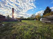 Stavební pozemek 398 m2 s vydaným stavebním povolením na stavbu domu, cena 3500000 CZK / objekt, nabízí 